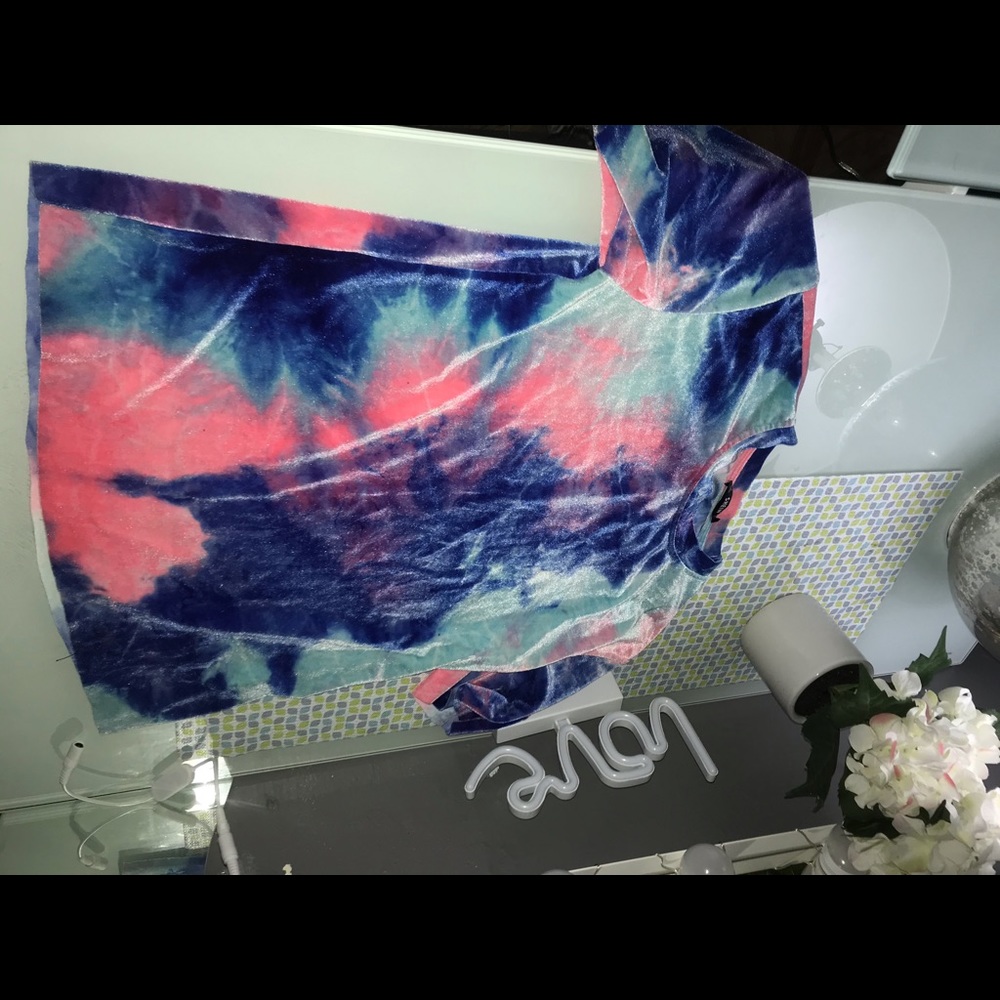 Tie die tee